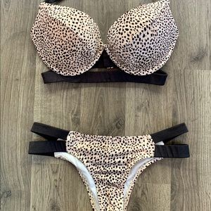 Victoria Secret Banded Hottie Halter 32DD Small